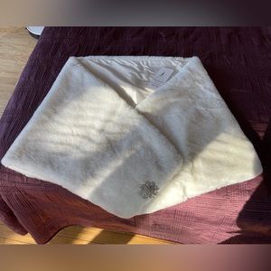 Shawl worn once at my wedding from exit to the hotel about 15 minutes